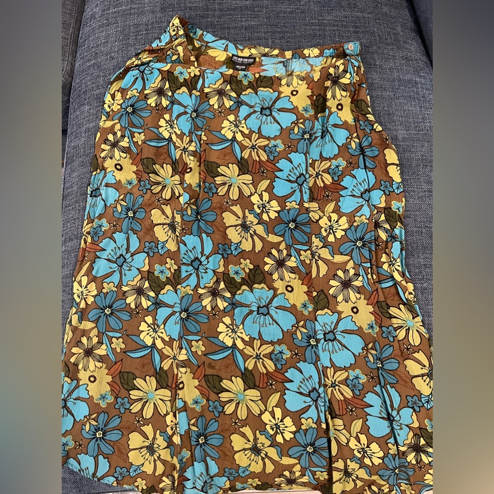 Women’s Nomadic traders size XL